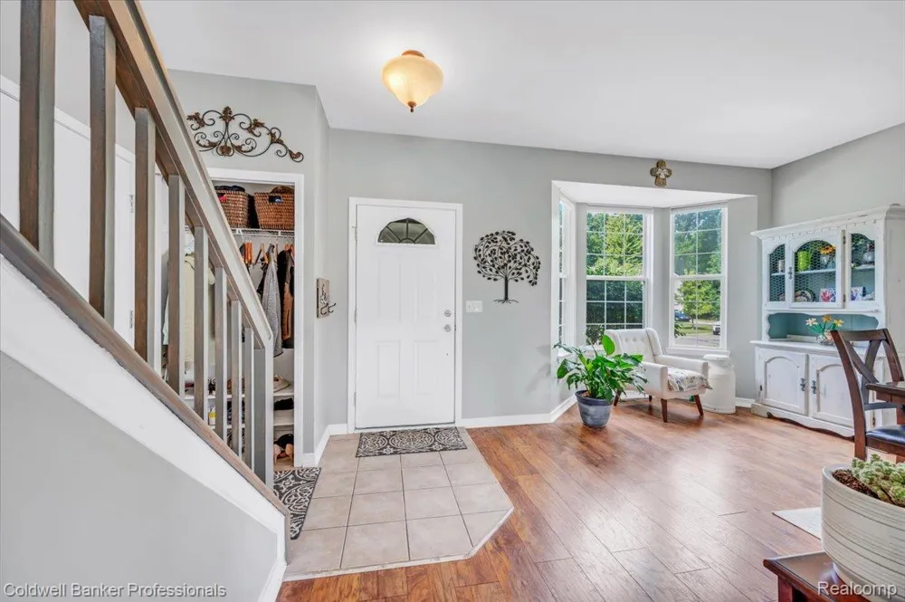 864 Carriage Hill Drive Fenton City, MI 48430