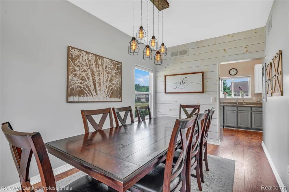 864 Carriage Hill Drive Fenton City, MI 48430