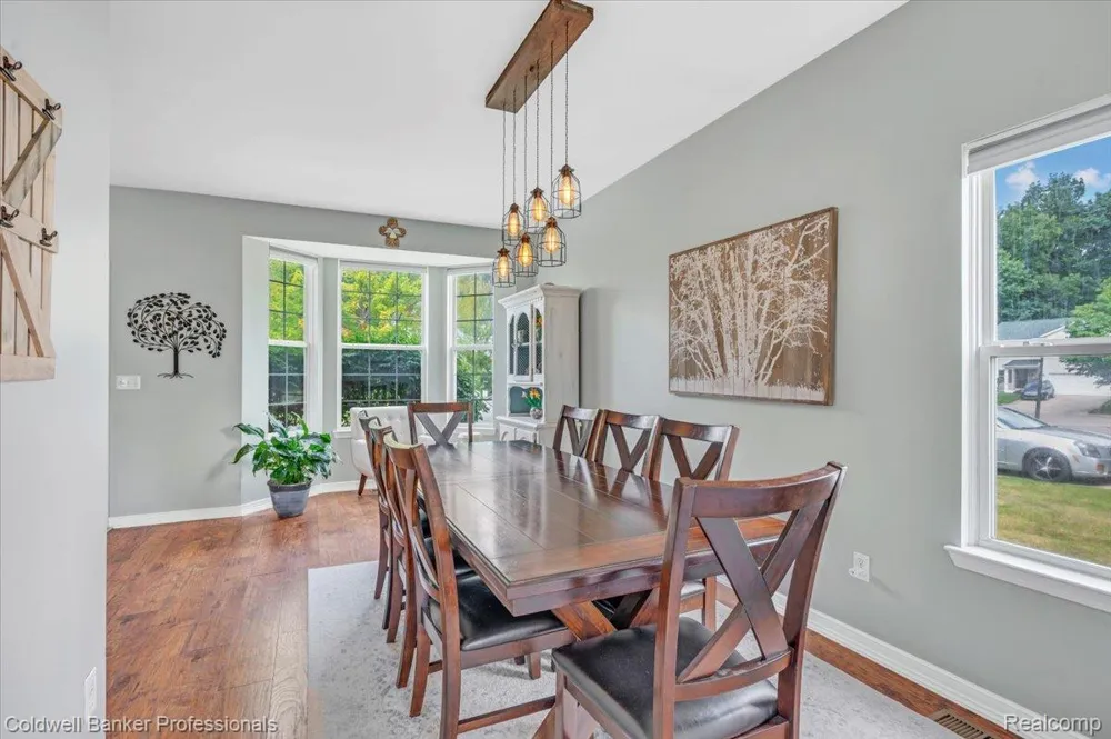 864 Carriage Hill Drive Fenton City, MI 48430