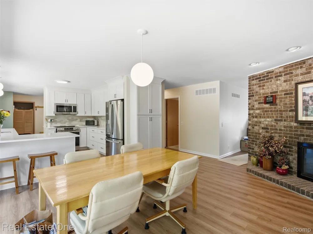 2626 W Wattles Road Troy City, MI 48098