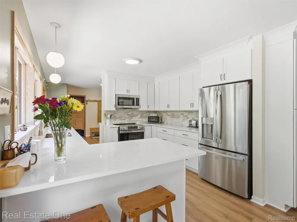 2626 W Wattles Road Troy City, MI 48098