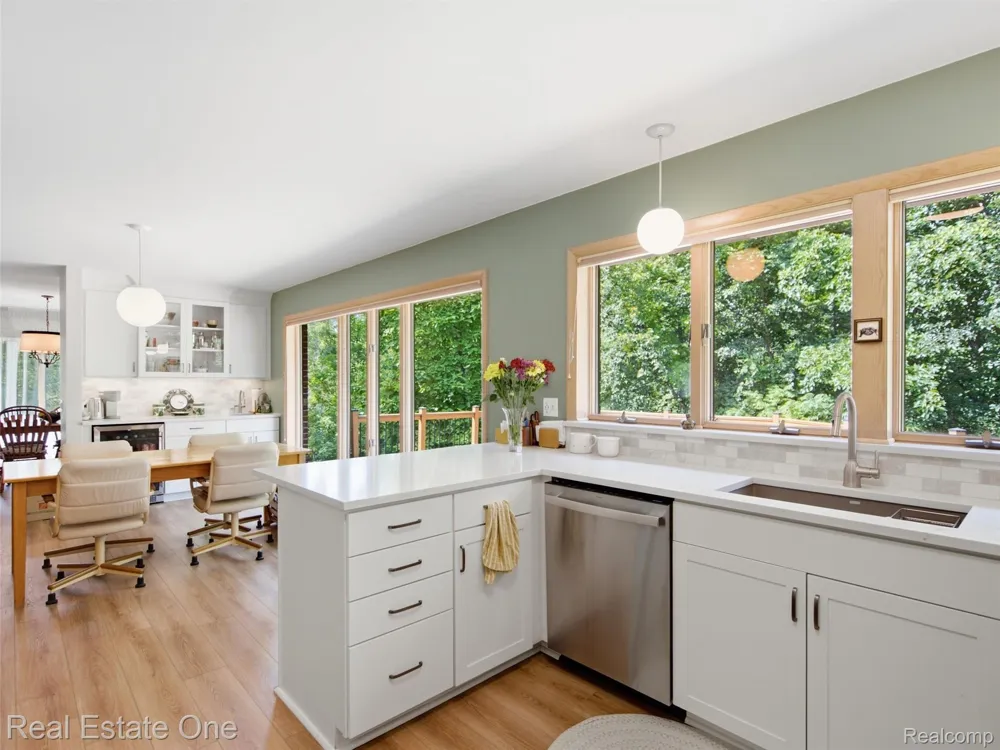 2626 W Wattles Road Troy City, MI 48098