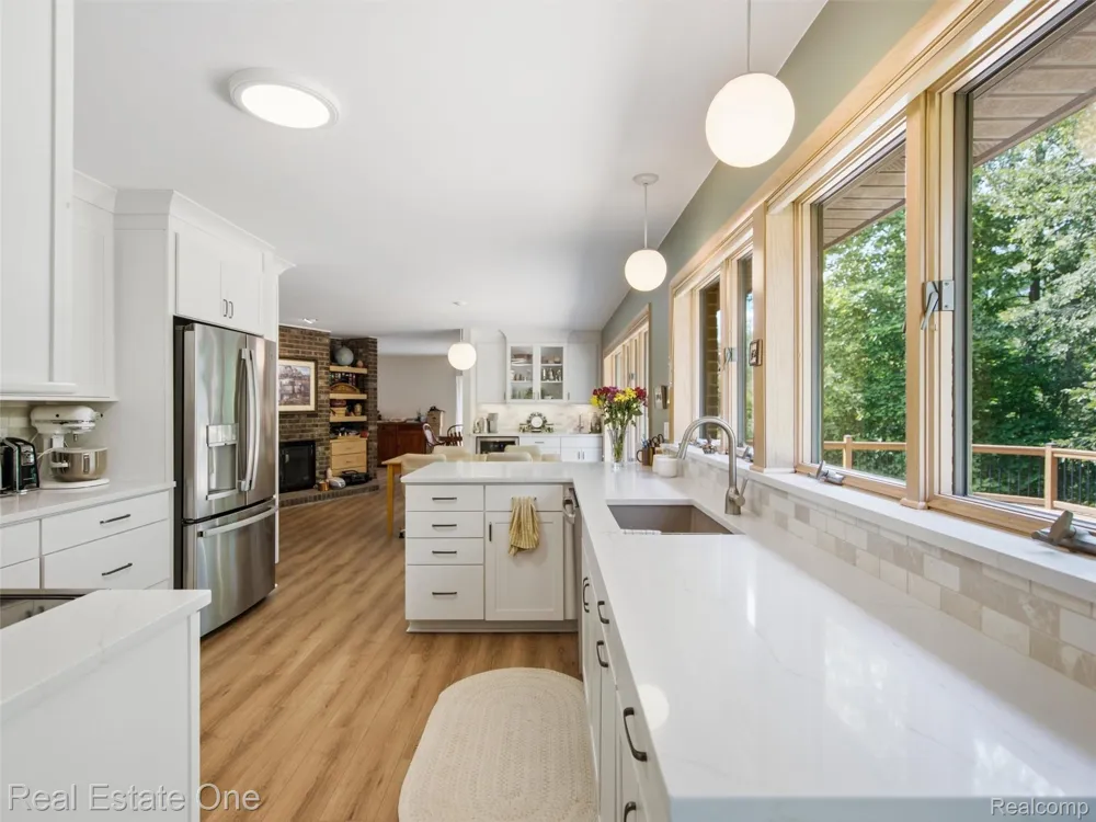 2626 W Wattles Road Troy City, MI 48098