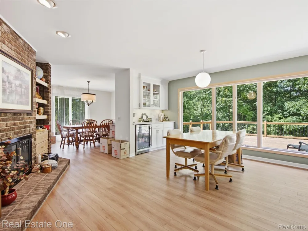2626 W Wattles Road Troy City, MI 48098