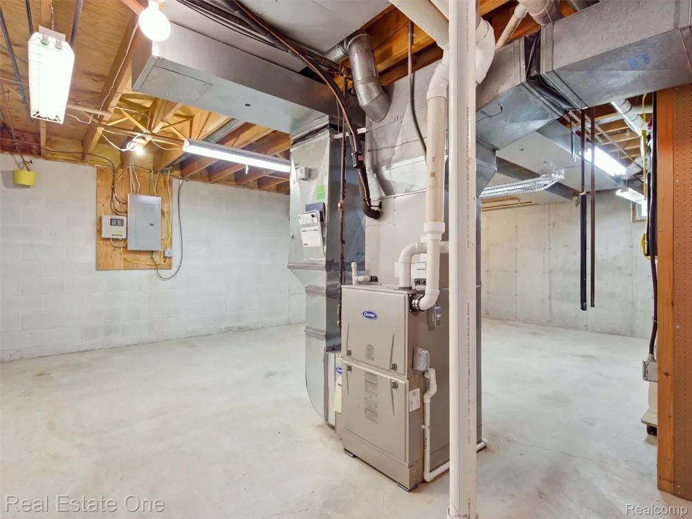 2626 W Wattles Road Troy City, MI 48098