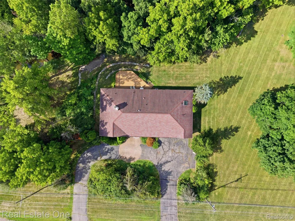 2626 W Wattles Road Troy City, MI 48098