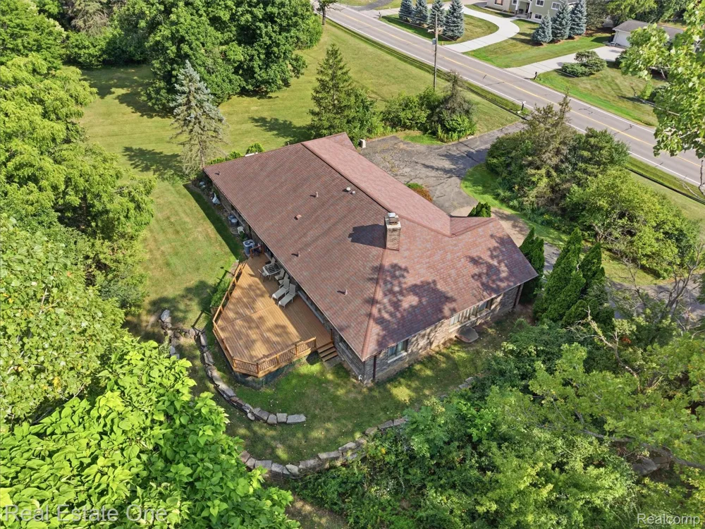 2626 W Wattles Road Troy City, MI 48098