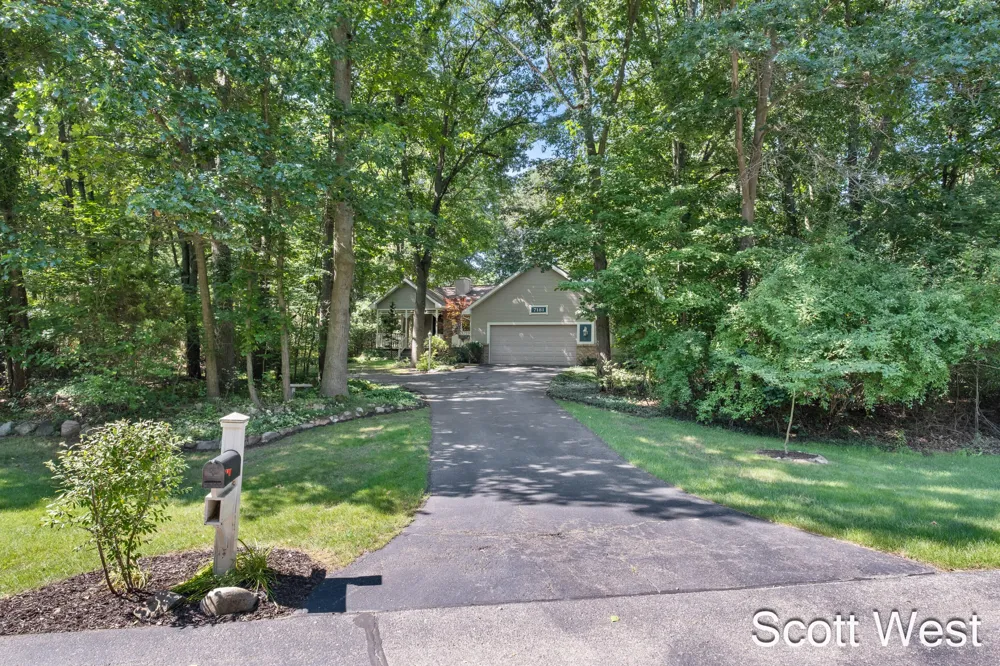 7181 River Glen Drive Caledonia Township, MI 49316