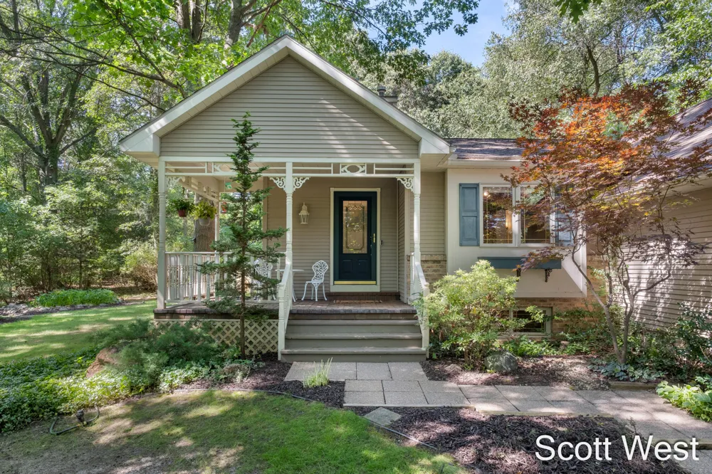 7181 River Glen Drive Caledonia Township, MI 49316