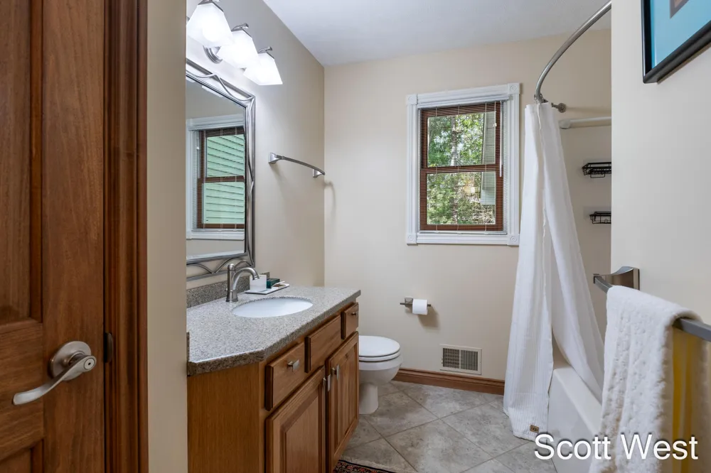 7181 River Glen Drive Caledonia Township, MI 49316