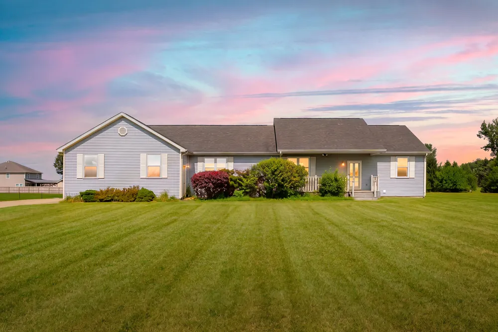 30479 52nd Avenue Antwerp Township, MI 49079