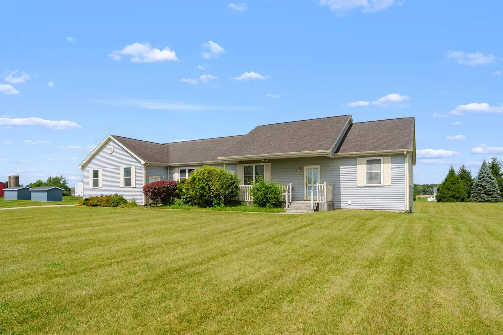 30479 52nd Avenue Antwerp Township, MI 49079