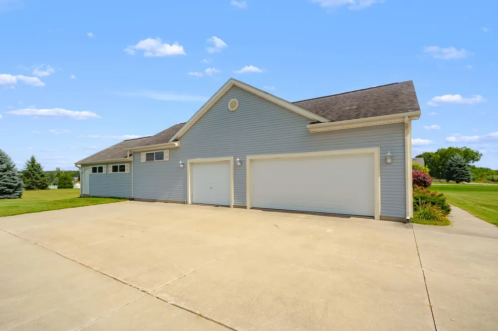 30479 52nd Avenue Antwerp Township, MI 49079