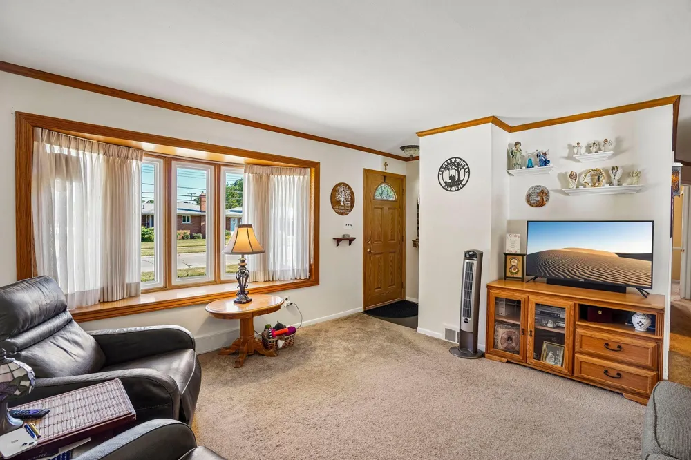 26347 Midway Street Dearborn Heights City, MI 48127