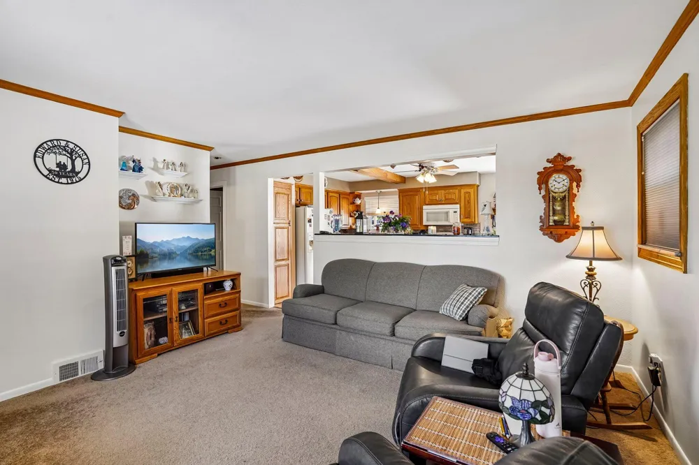 26347 Midway Street Dearborn Heights City, MI 48127