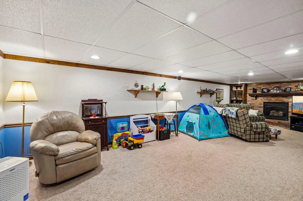 26347 Midway Street Dearborn Heights City, MI 48127