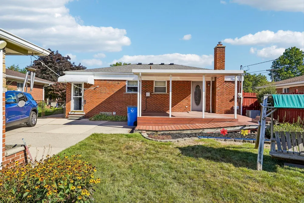 26347 Midway Street Dearborn Heights City, MI 48127