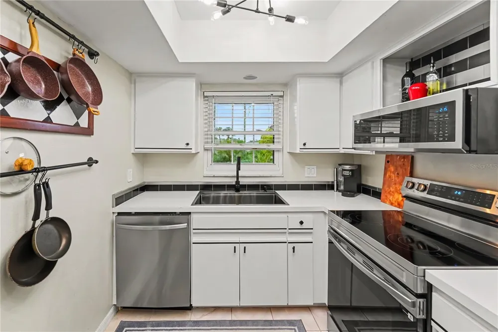 12900 VONN ROAD #E204 Largo, FL 33774