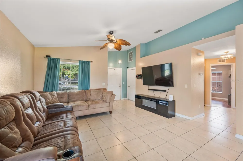 7859 SUGAR PINE BOULEVARD Lakeland, FL 33810