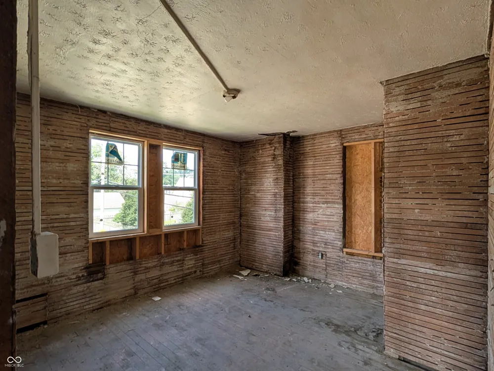 417 12th Street Columbus, IN 47201