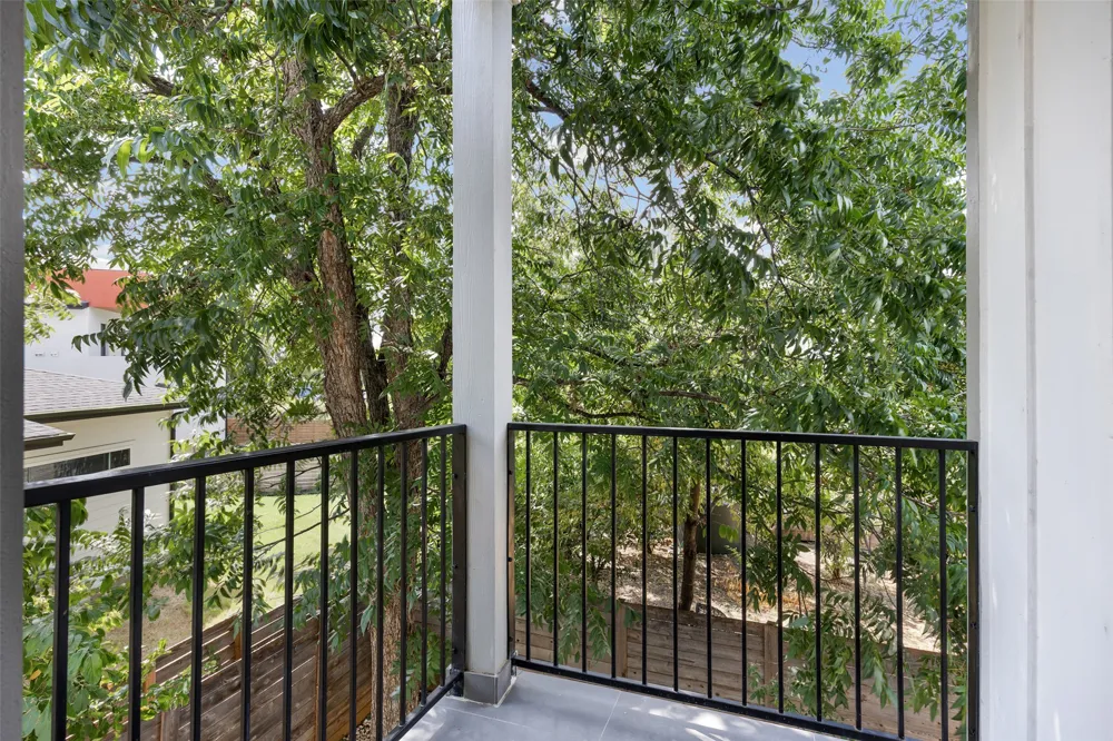 1609 Deloney Street #B Austin, TX 78721