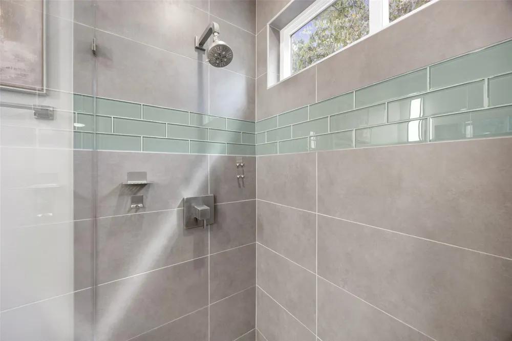 1609 Deloney Street #B Austin, TX 78721