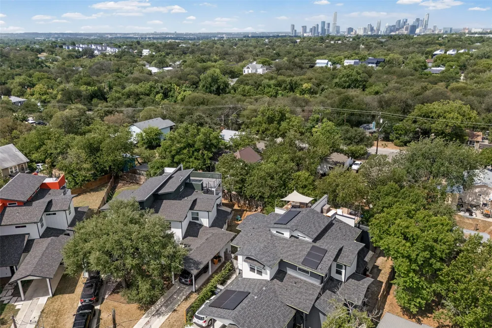 1609 Deloney Street #B Austin, TX 78721