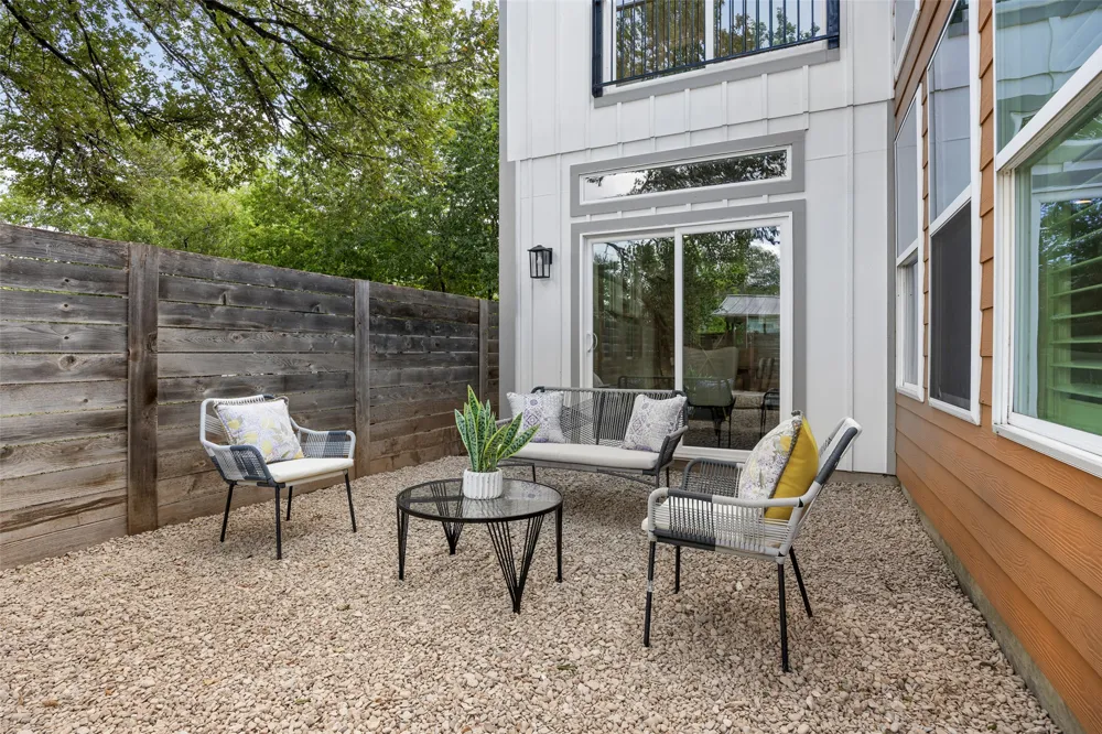 1609 Deloney Street #B Austin, TX 78721