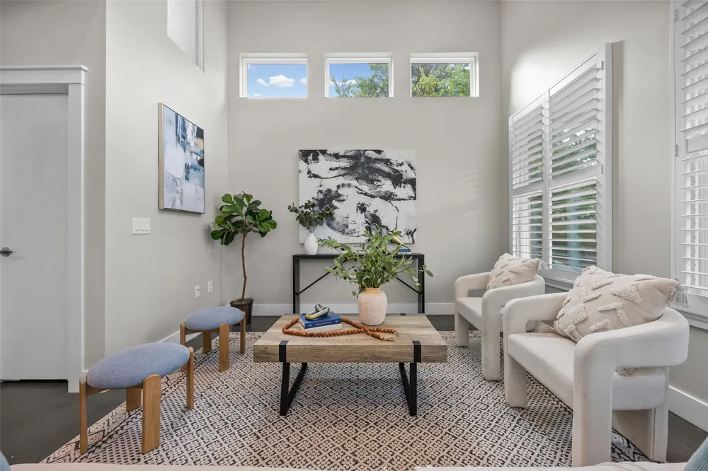 1609 Deloney Street #B Austin, TX 78721