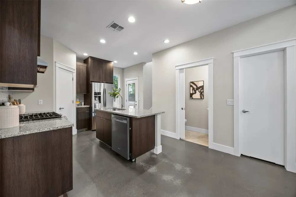 1609 Deloney Street #B Austin, TX 78721
