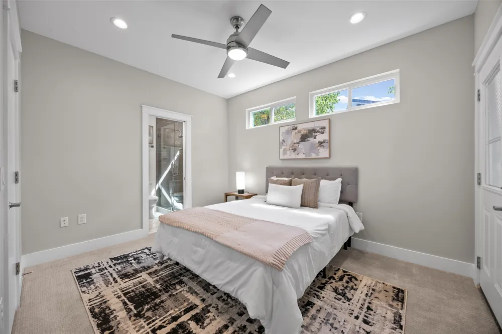 1609 Deloney Street #B Austin, TX 78721