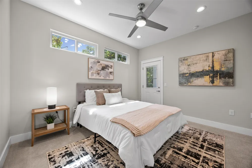1609 Deloney Street #B Austin, TX 78721