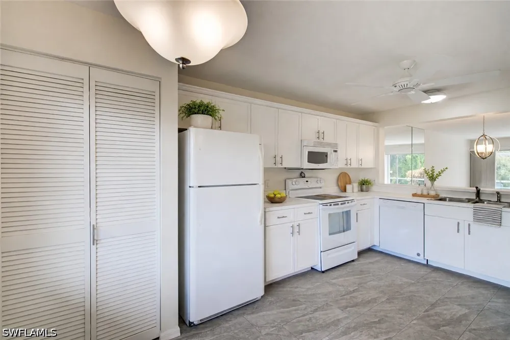 Belina Drive #5-605 Naples, FL 34104