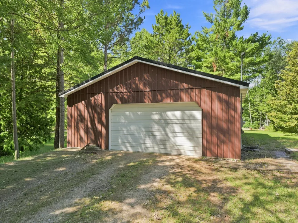 5805 Harding Road Barryton, MI 49305