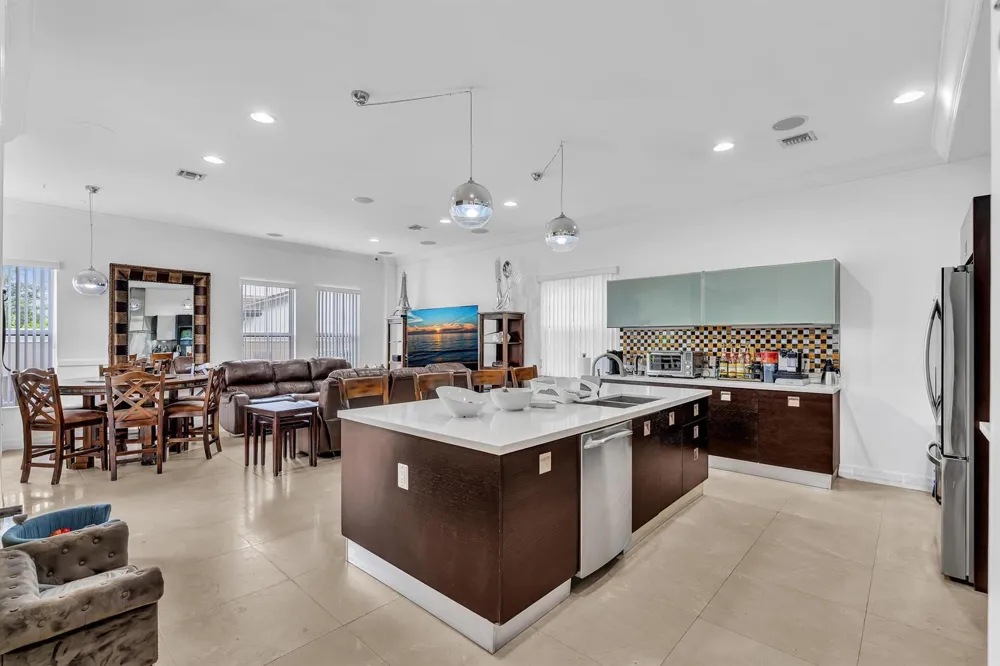 3521 FOREST VIEW CIRCLE Dania Beach, FL 33312