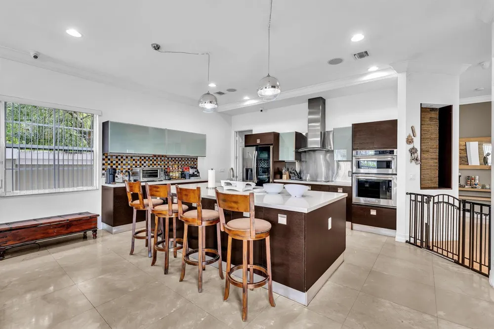 3521 FOREST VIEW CIRCLE Dania Beach, FL 33312
