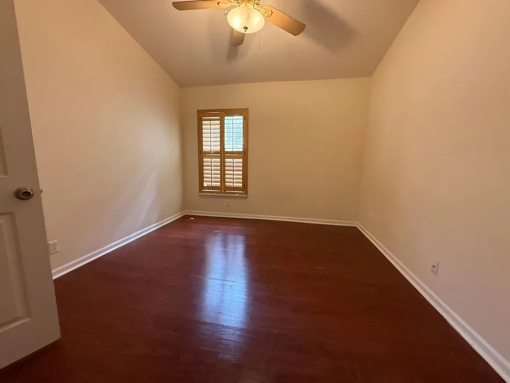 1083 Woodfield Road #1083 