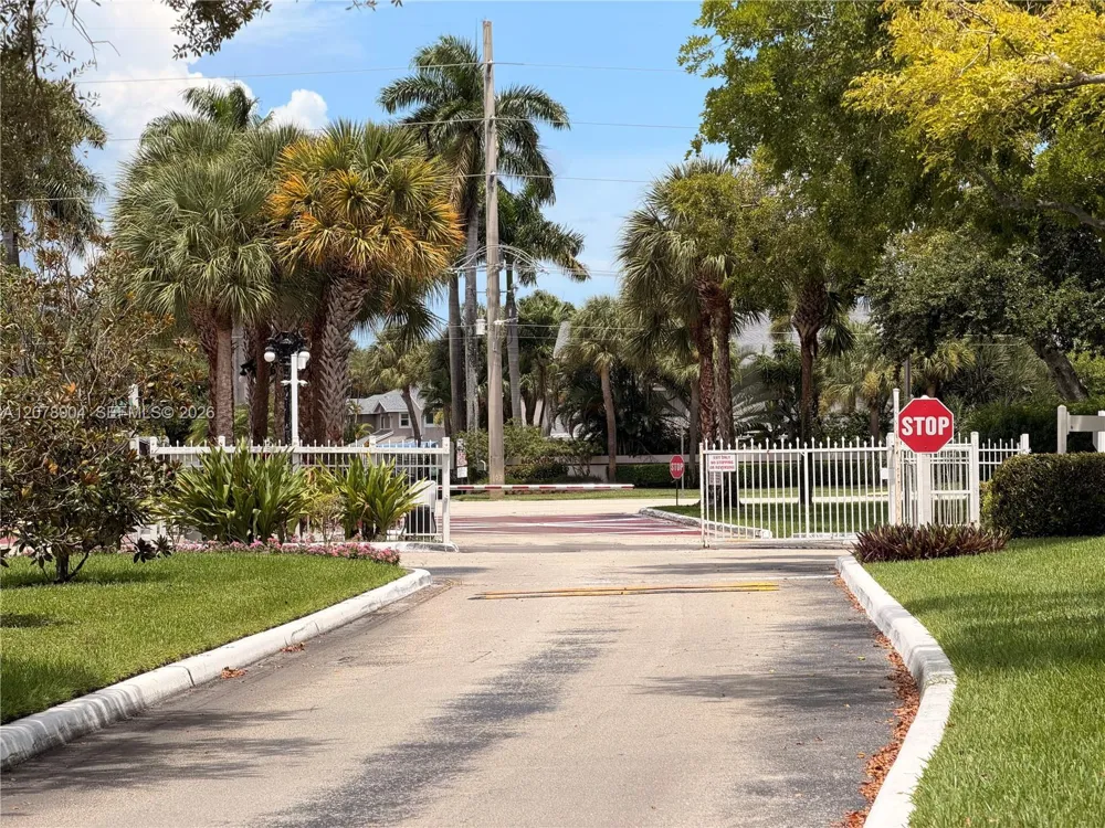 891 Cypress Park Way #P6 Deerfield Beach, FL 33064