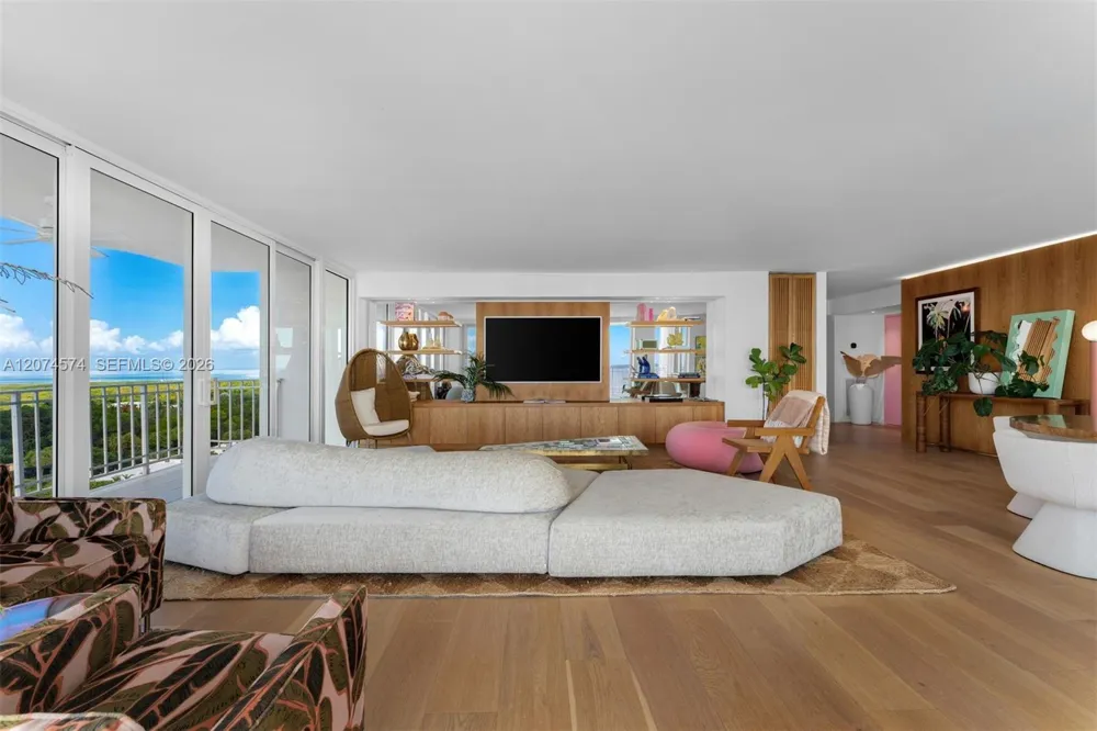 881 Ocean Dr #10A Key Biscayne, FL 33149