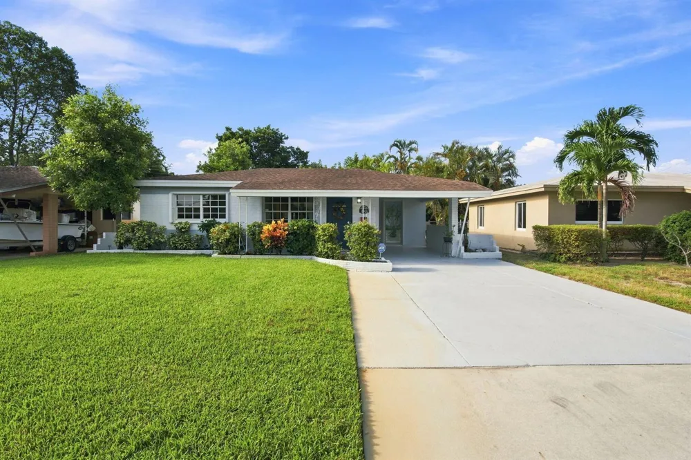 468 NW 48th Street Oakland Park, FL 33309