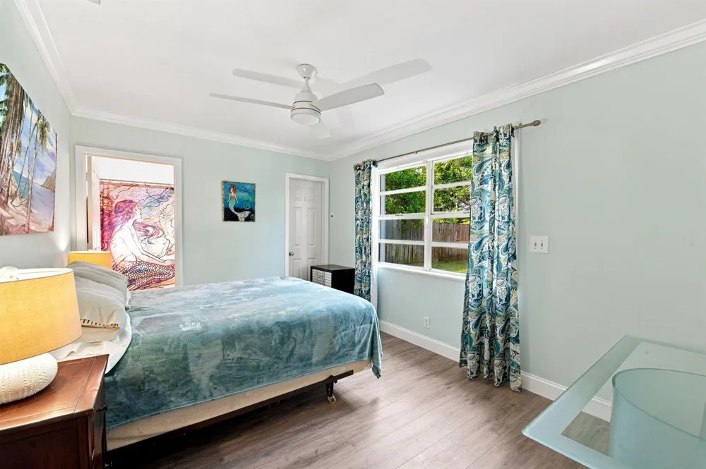 468 NW 48th Street Oakland Park, FL 33309