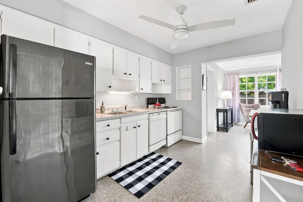 468 NW 48th Street Oakland Park, FL 33309