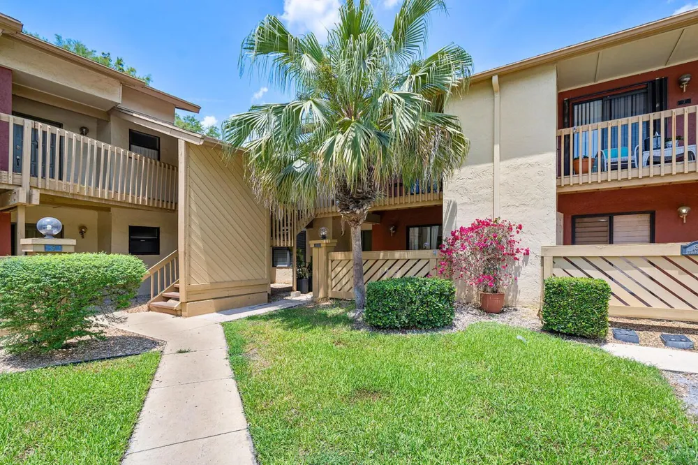 13095 BELHAVEN COURT #6 Wellington, FL 33414