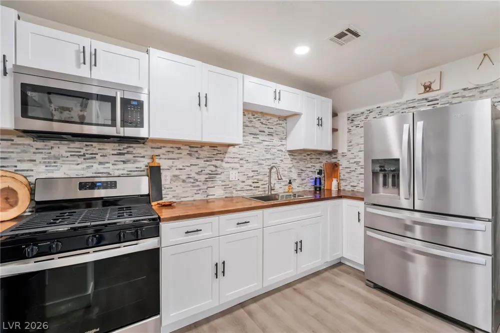2207 Sleepy Court Las Vegas, NV 89106