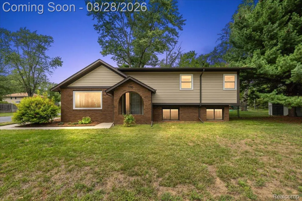 7710 Richardson Road West Bloomfield Charter Township, MI 48323