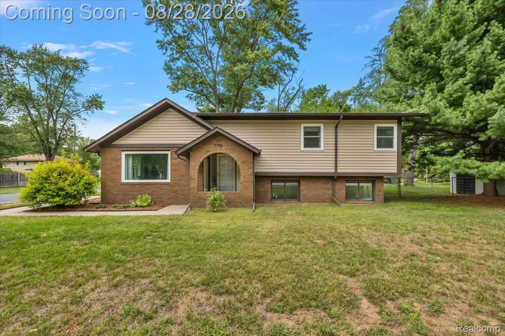 7710 Richardson Road West Bloomfield Charter Township, MI 48323