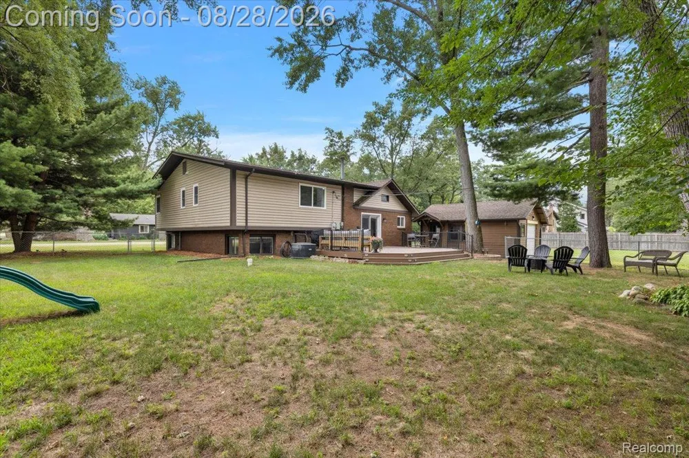 7710 Richardson Road West Bloomfield Charter Township, MI 48323