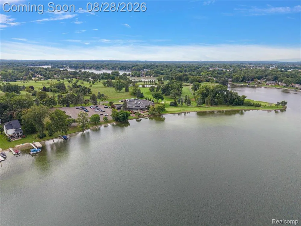 7710 Richardson Road West Bloomfield Charter Township, MI 48323