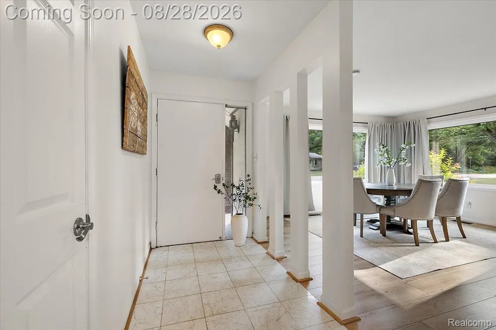 7710 Richardson Road West Bloomfield Charter Township, MI 48323