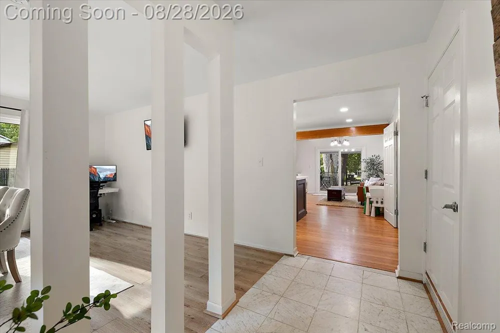 7710 Richardson Road West Bloomfield Charter Township, MI 48323